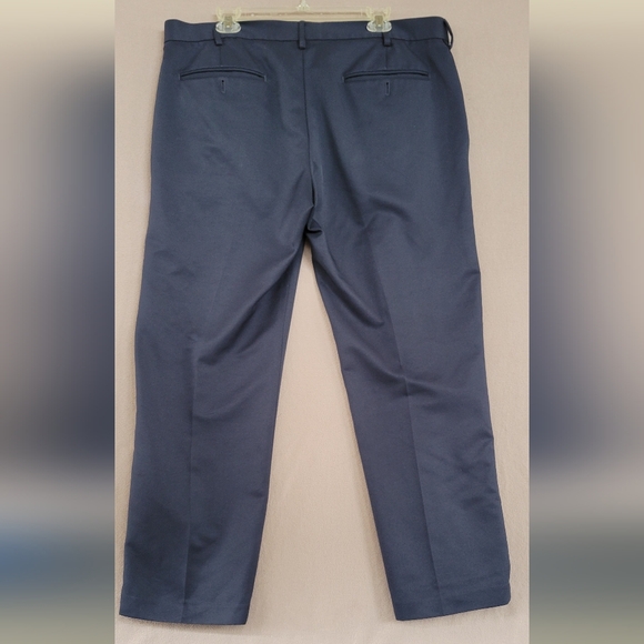 Van Heusen Traveler Dress Pants Men’s 38x30 Navy Blue Flat Front Pre-Owned - Picture 3 of 8